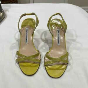 Manolo Blahnik. Leather slingback heel. Beautiful green color . See pics